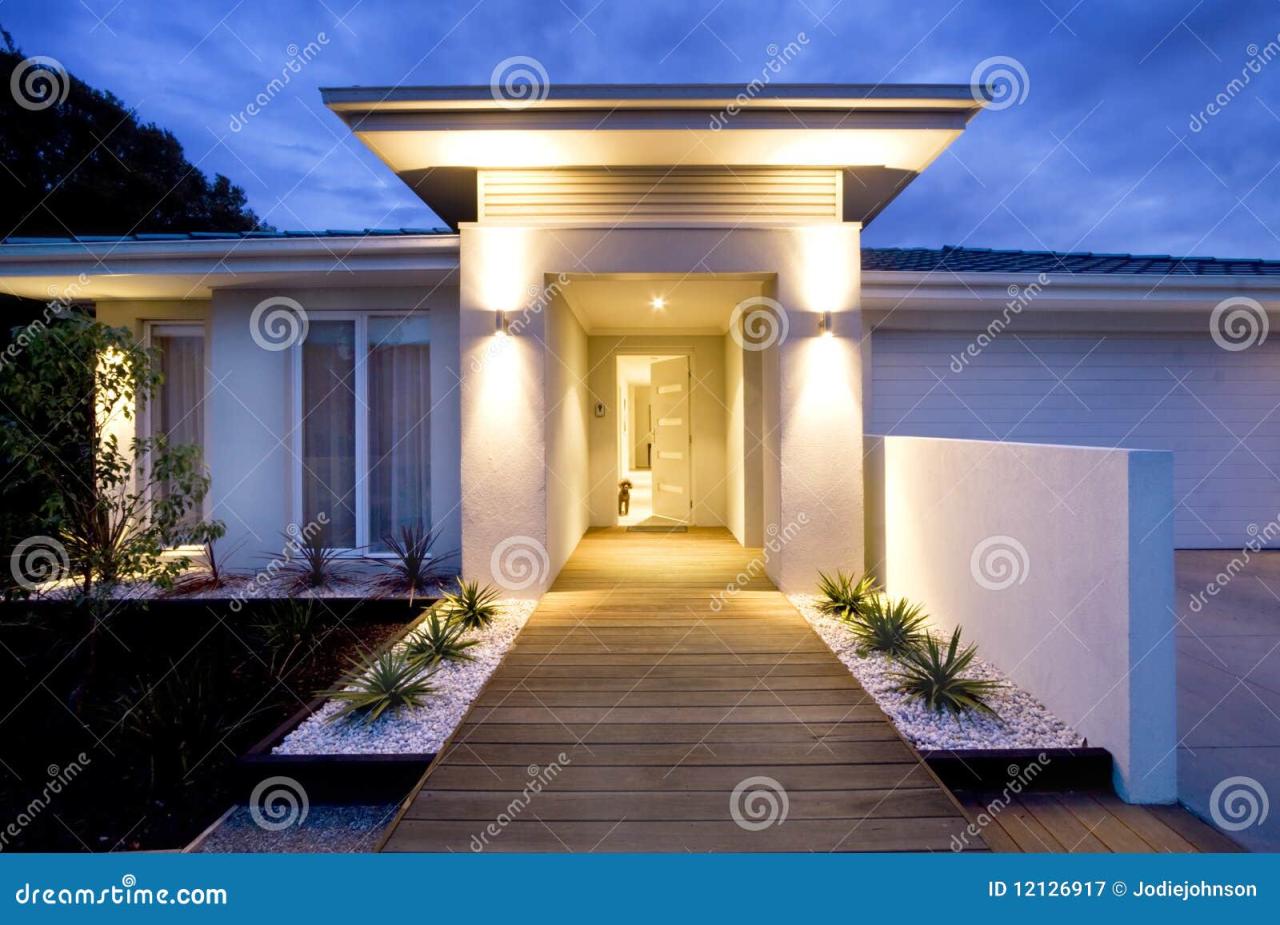 Entrance fachadas kantilever modernas desain grove coronet entrances australia maddison cantilevered unik architecture australie maison bikin mengesankan lebih facade fachada Elegant Home Entrance